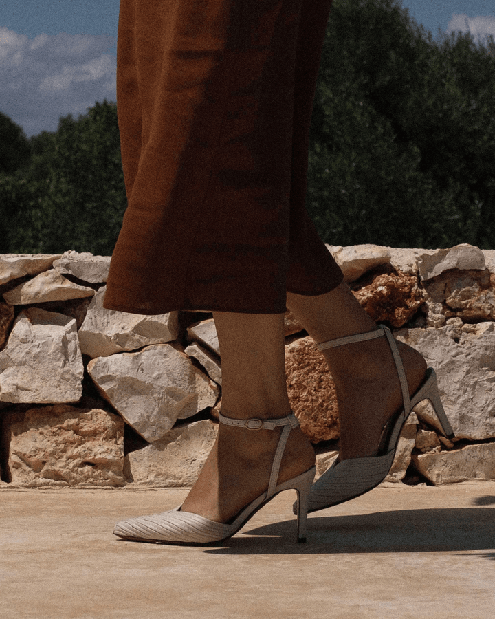 Anonymous Copenhagen Givia 75 Shiny Lamb Milk White