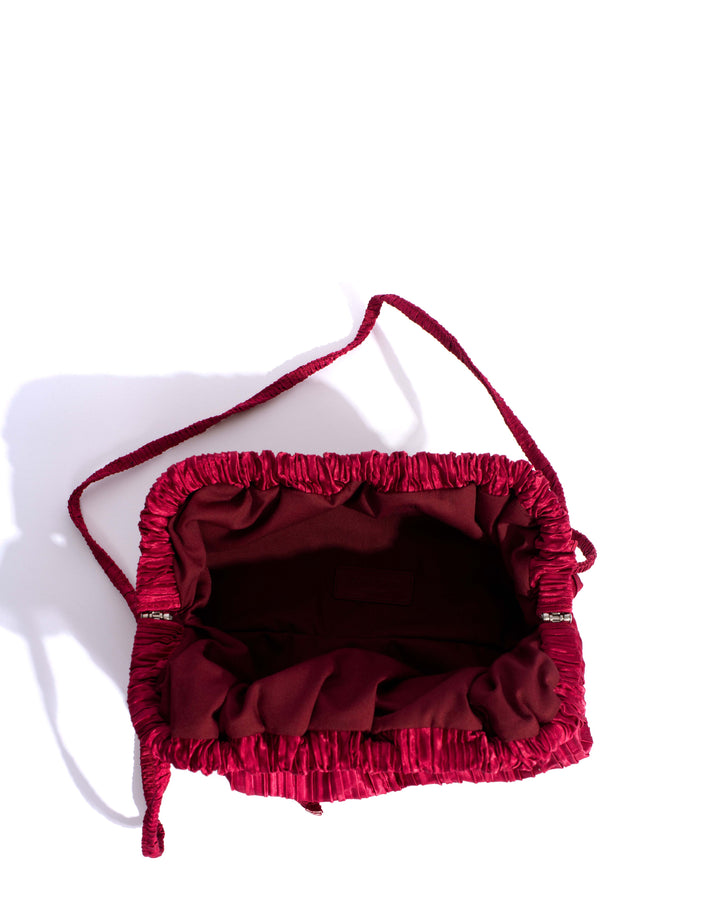 Anonymous Copenhagen Hally Grand Cloud Bag Pleated Satin Pomegranate