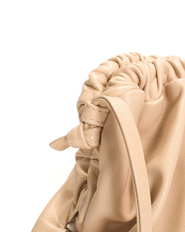 Anonymous Copenhagen Hally Grand Cloud Bag Shiny Lamb Vanilla Cream