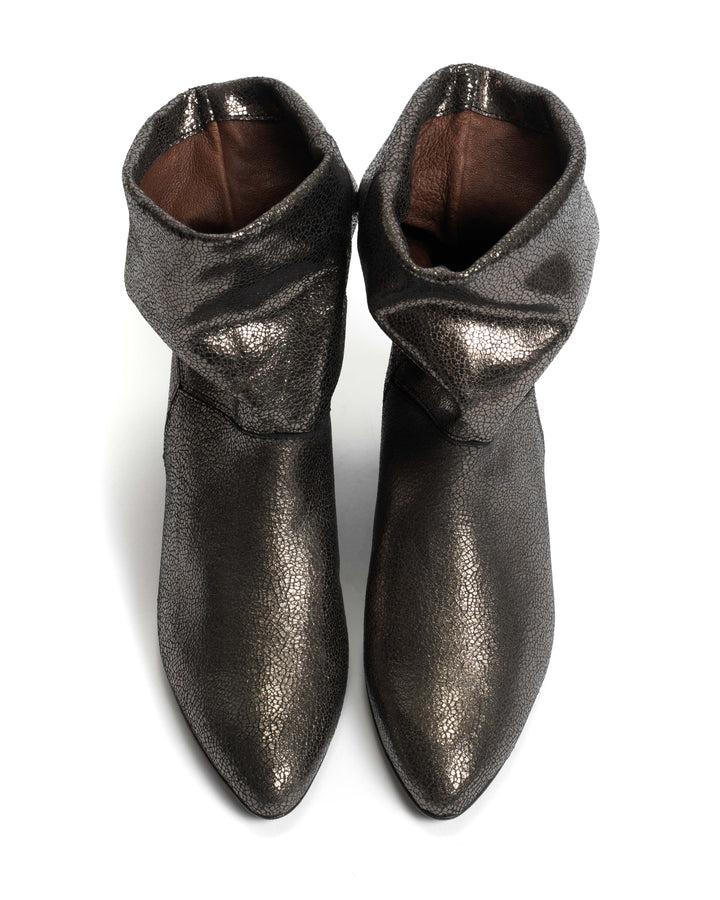 Anonymous Copenhagen Jassi 20 Crackled Metallic Goat Platinum