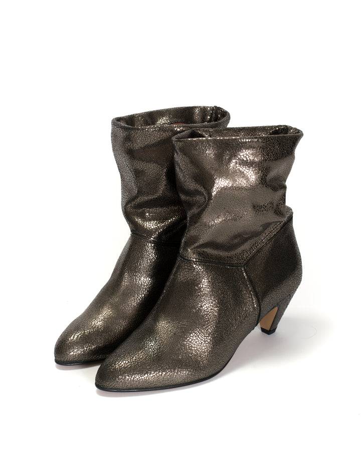 Anonymous Copenhagen Jassi 50 Stiletto Crackled Metallic Goat Platinum