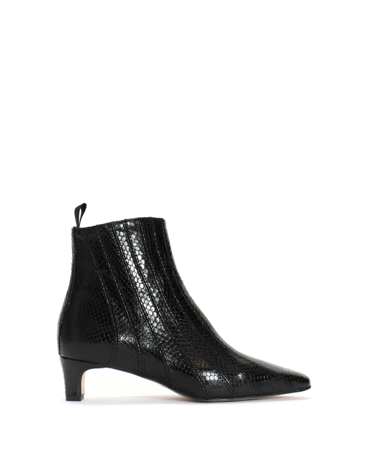anonymous copenhagen Jelai Snake metallic calf Black