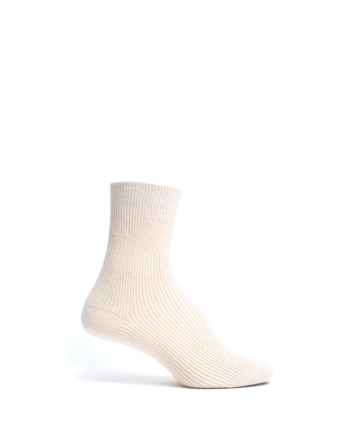 anonymous copenhagen Lanai cashmere socks 70% wool 30% cashmere White sand