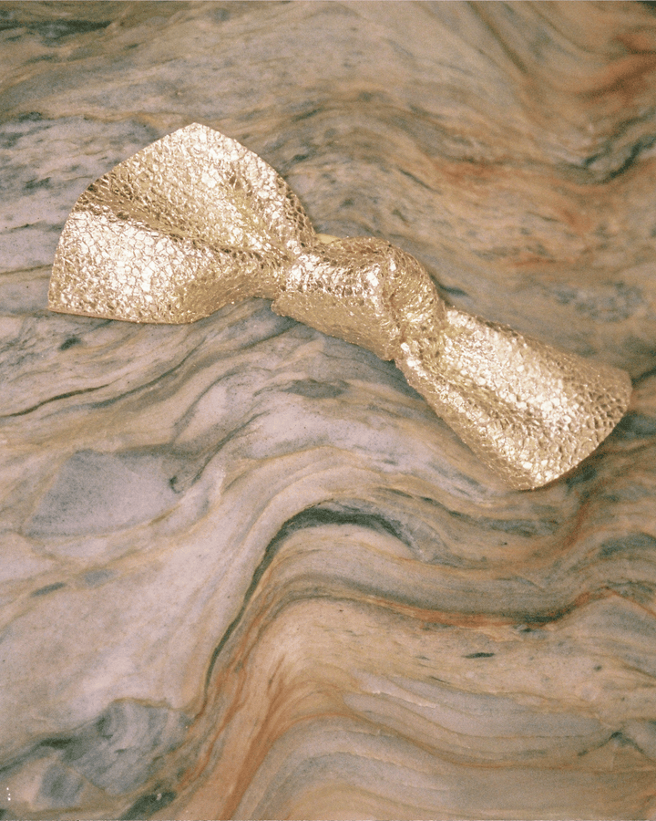 Anonymous Copenhagen Linnie Hair Elastic Grand Bow Crackled Metallic Goat Gold