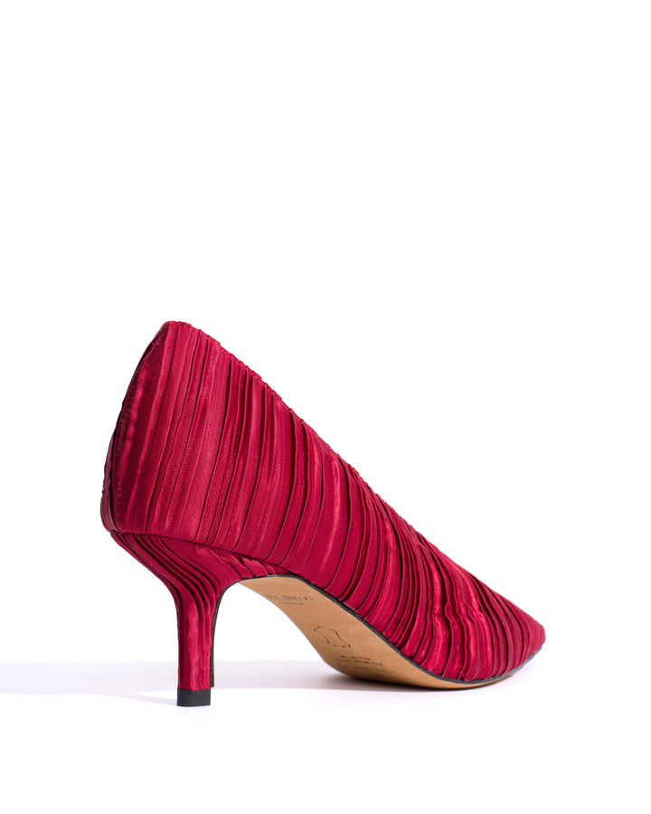 Anonymous Copenhagen Phia 55 Pin Pleated Satin Pomegranate