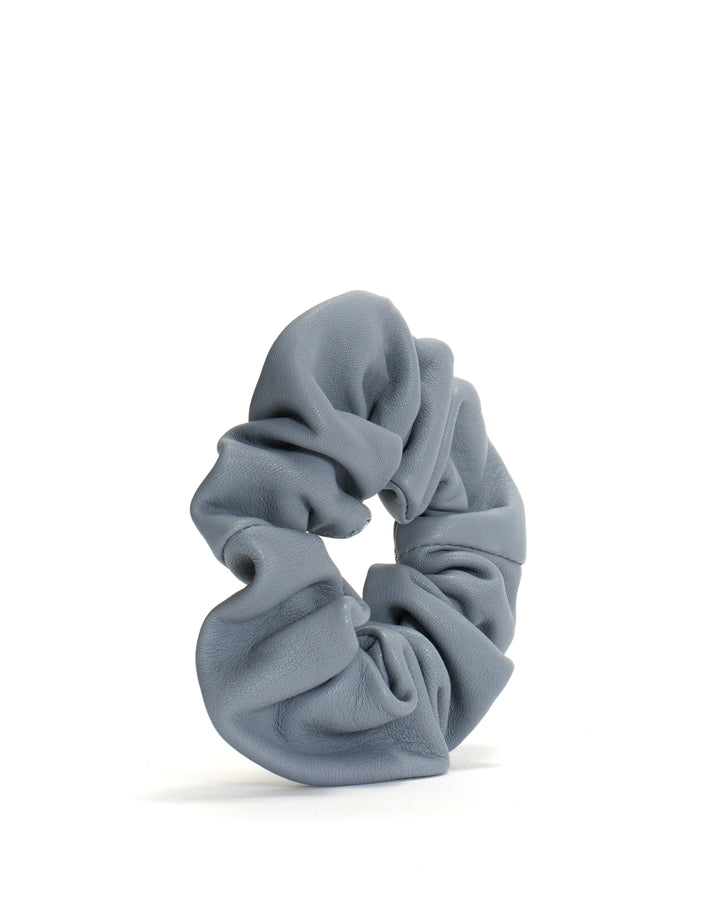 Anonymous Copenhagen Sandie Grand Hair Elastic Shiny Lamb Lichen Blue