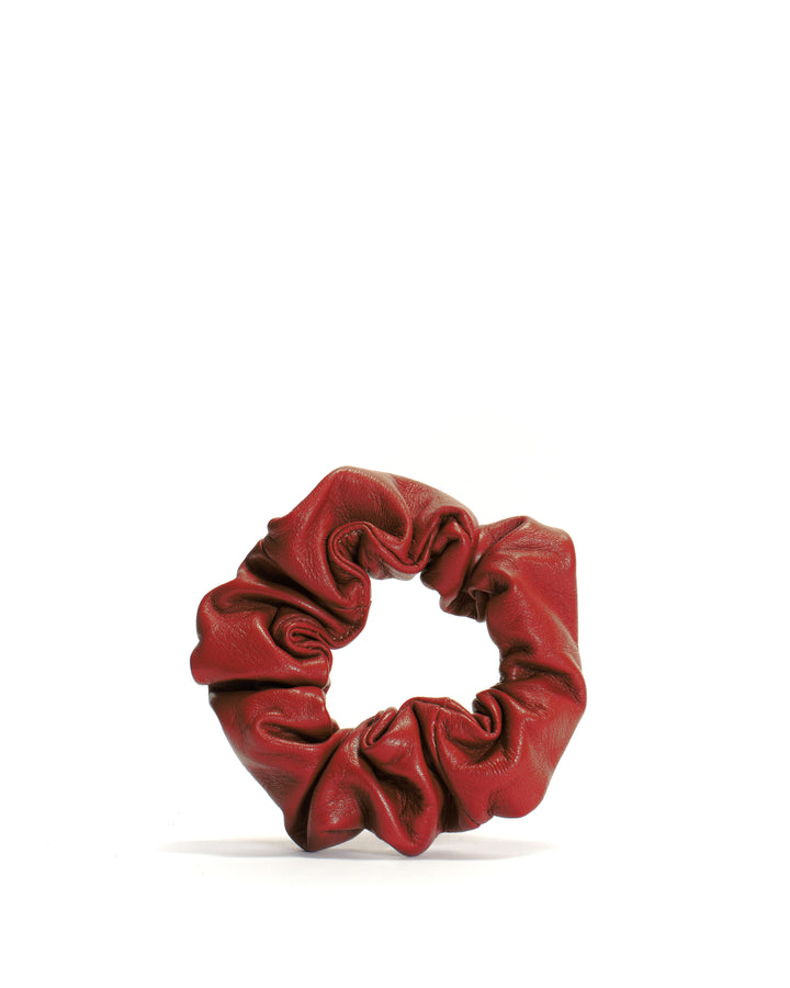 Anonymous Copenhagen Sandie Grand Hair Elastic Shiny Lamb Ruby Red