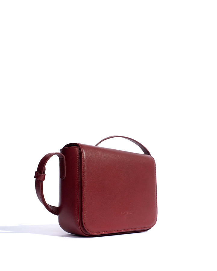 Anonymous Copenhagen Sicha Interlace Crossover Bag Shiny Lamb Pomegranate