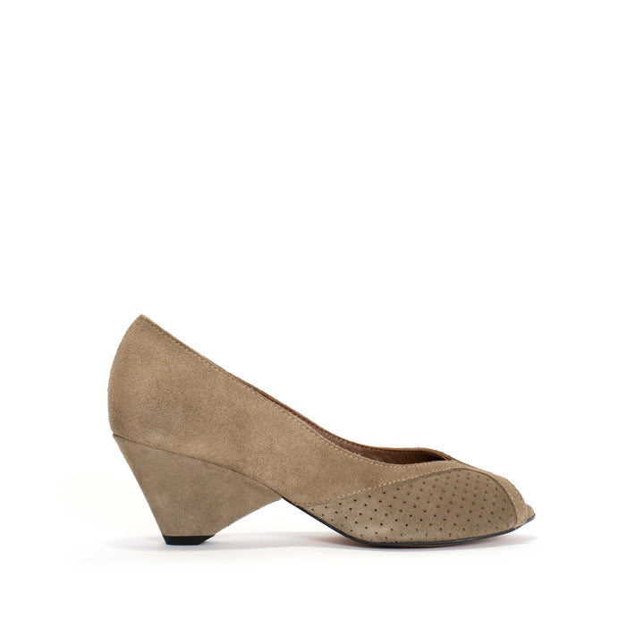 anonymous copenhagen Tiffany triangle Calf suede Mushroom