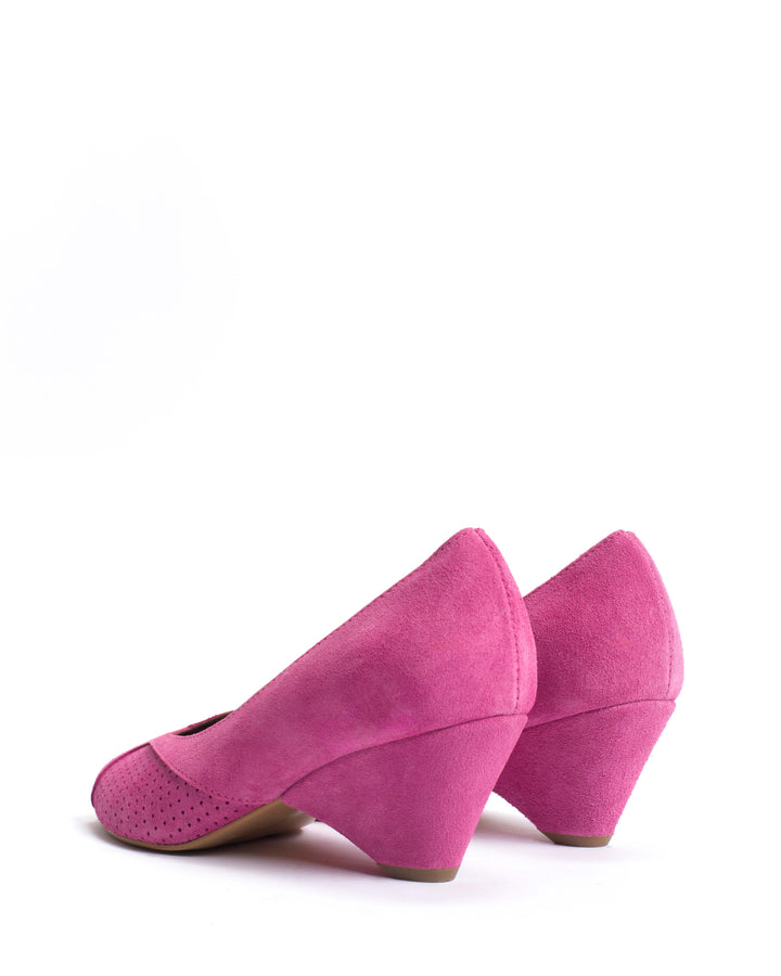 Anonymous Copenhagen Tiffany Triangle Calf Suede Raspberry Sorbet