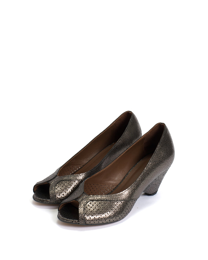 Anonymous Copenhagen Tiffany Triangle Crackled Metallic Goat Platinum