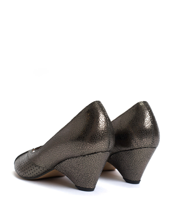 Anonymous Copenhagen Tiffany Triangle Crackled Metallic Goat Platinum