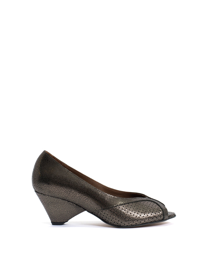 anonymous copenhagen Tiffany triangle Crackled metallic goat Platinum