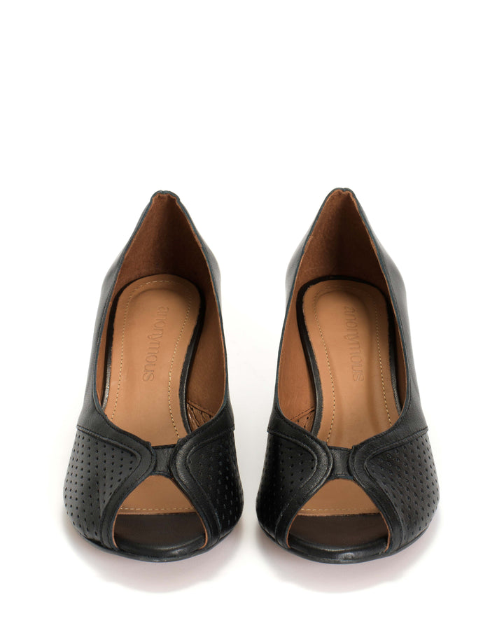 Anonymous Copenhagen Tiffany Triangle Shiny Lamb Black