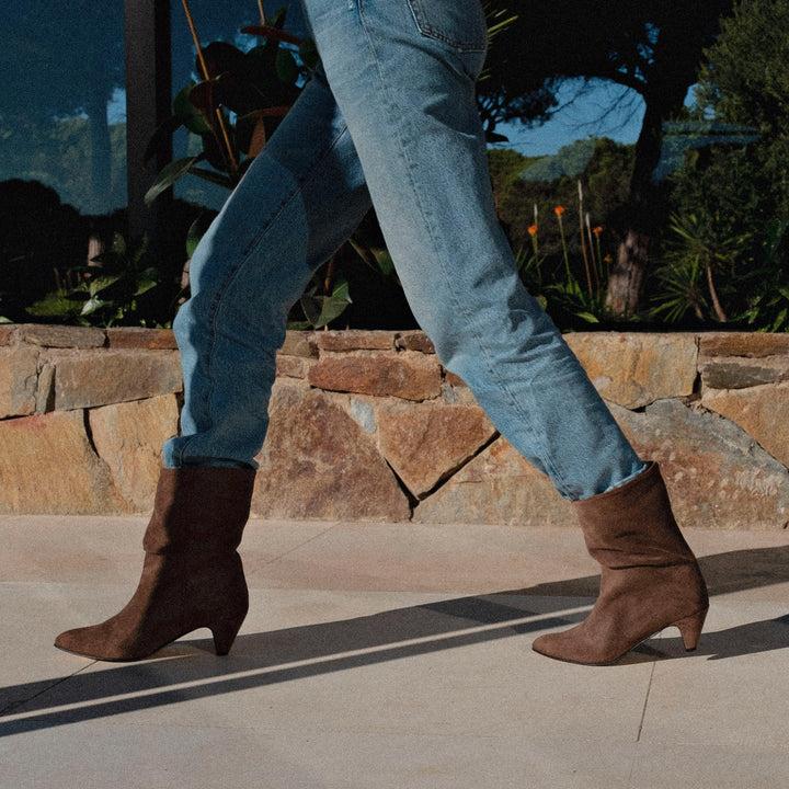 Anonymous Copenhagen Vully 50 Stiletto Calf Suede Dark Taupe