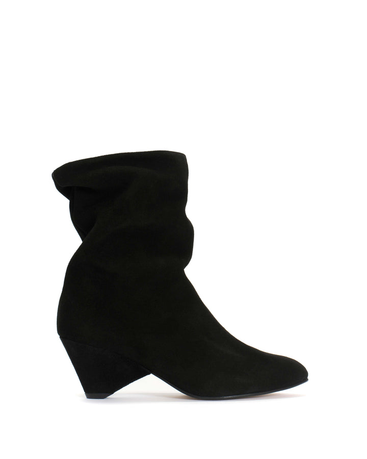 anonymous copenhagen Vully 50 Triangle Calf suede Black