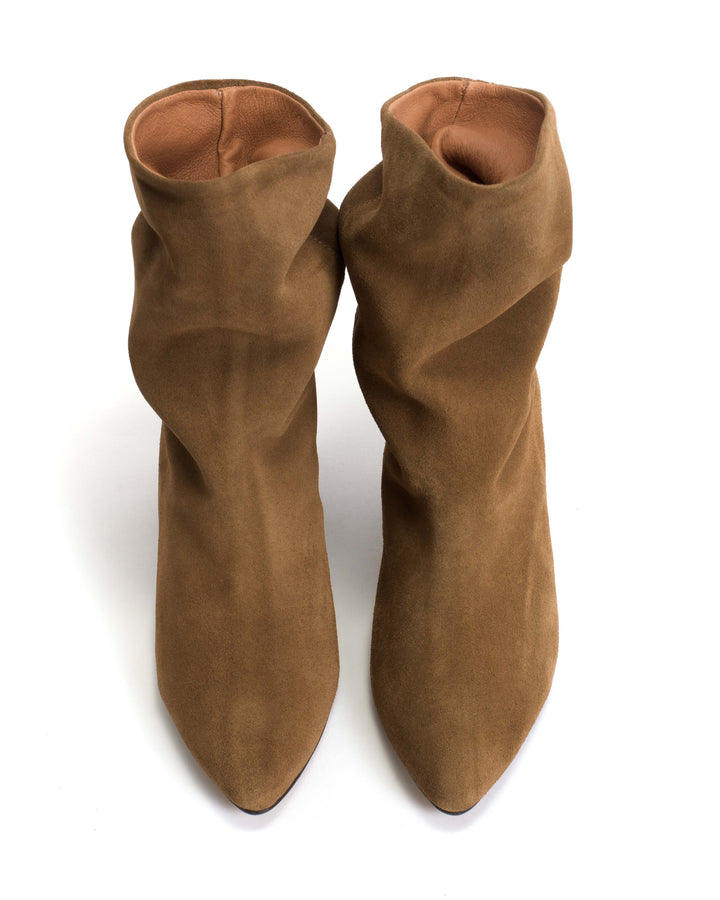 Anonymous Copenhagen Vully 50 Triangle Calf Suede Cinnamon