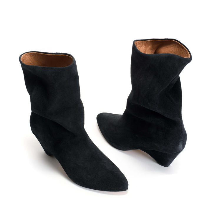 Anonymous Copenhagen Vully 50 Triangle Calf Suede Dark Blue