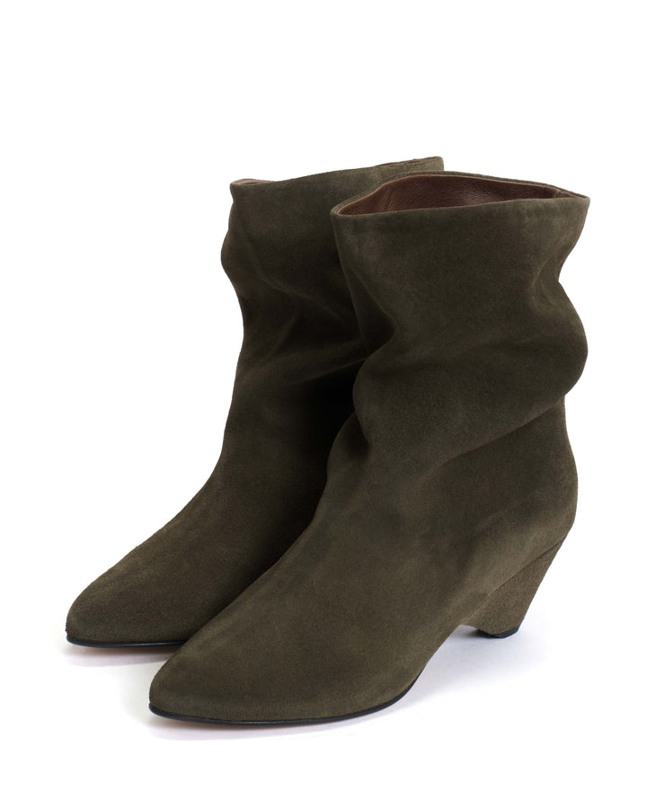 Anonymous Copenhagen Vully 50 Triangle Calf Suede Moss Green