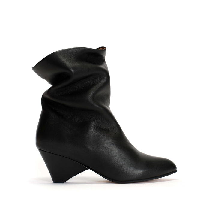 anonymous copenhagen Vully 50 Triangle Soft calf Black