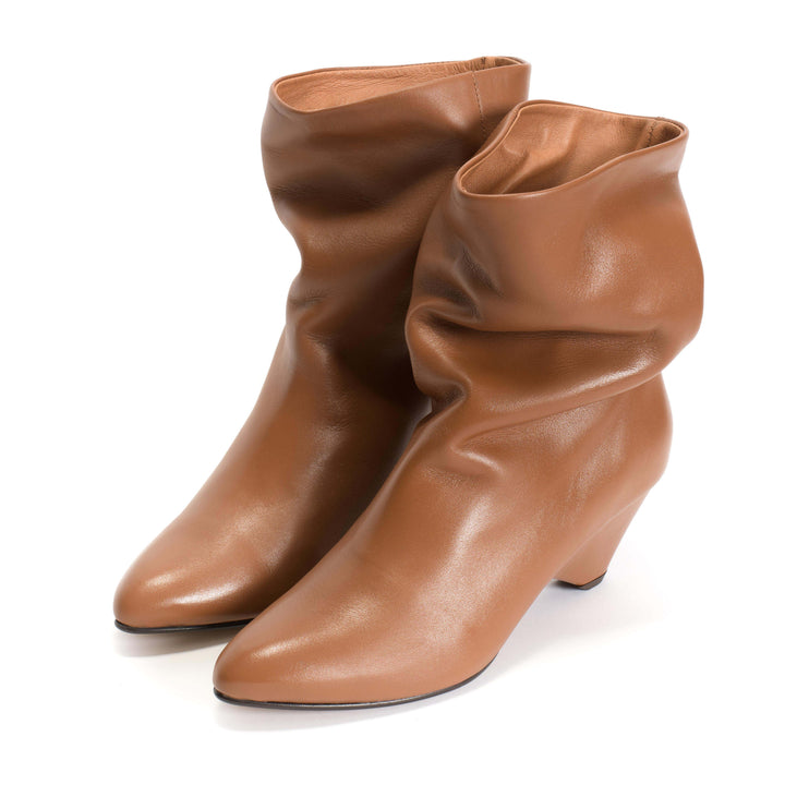 Anonymous Copenhagen Vully 50 Triangle Soft Calf Camel