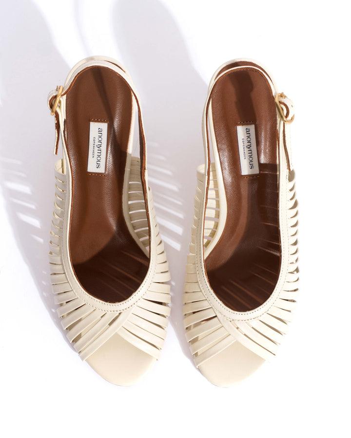 Anonymous Copenhagen Zenia 75 Shiny Lamb White Sand