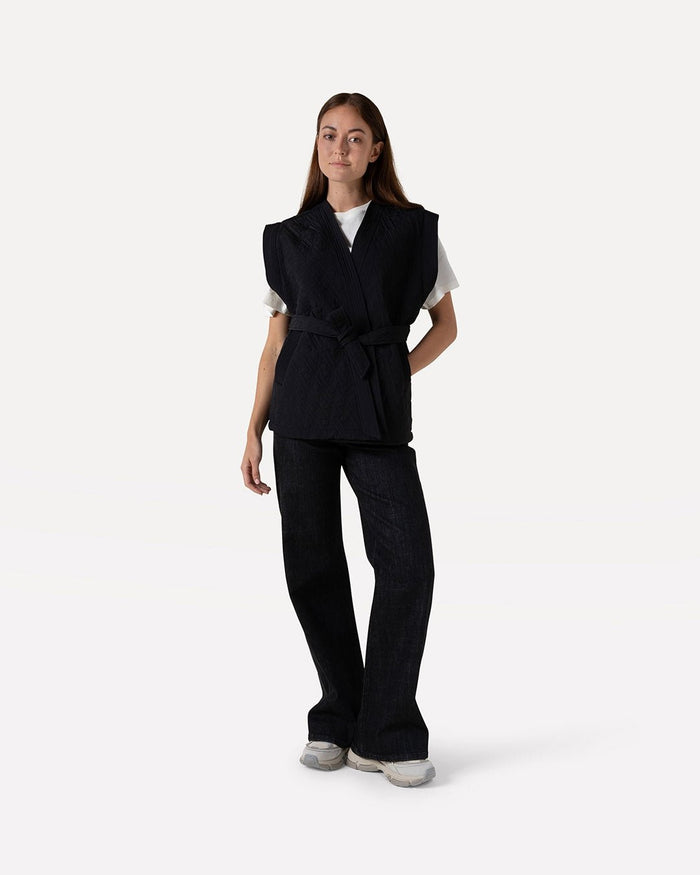 Another Label Another Vest Black