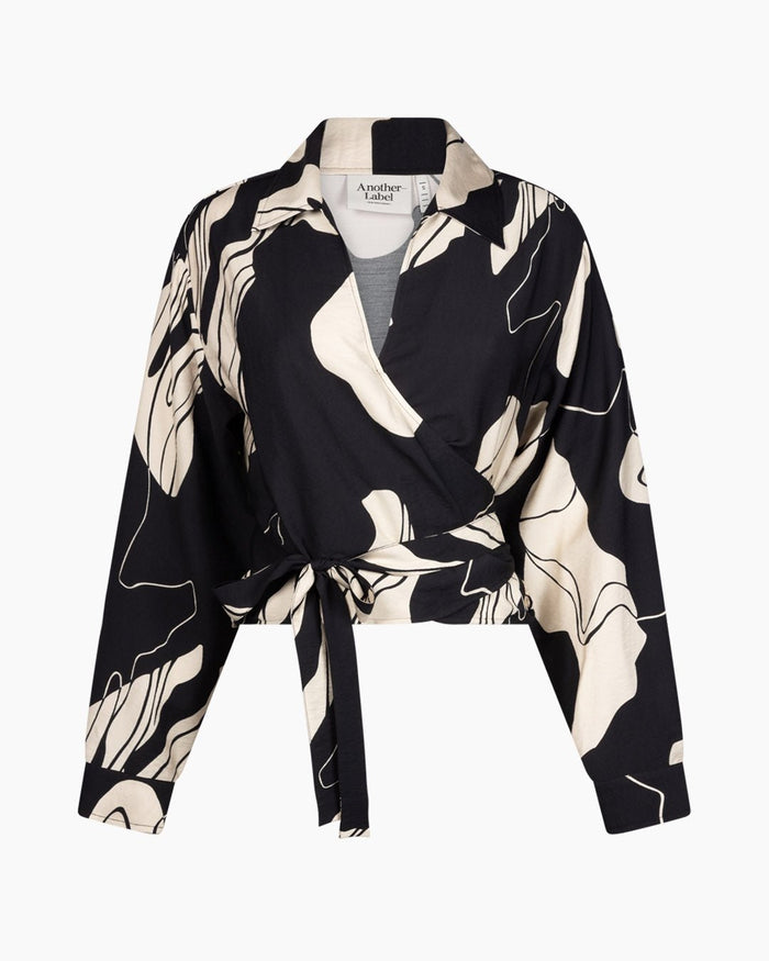 Another Label Antonia Top Black River