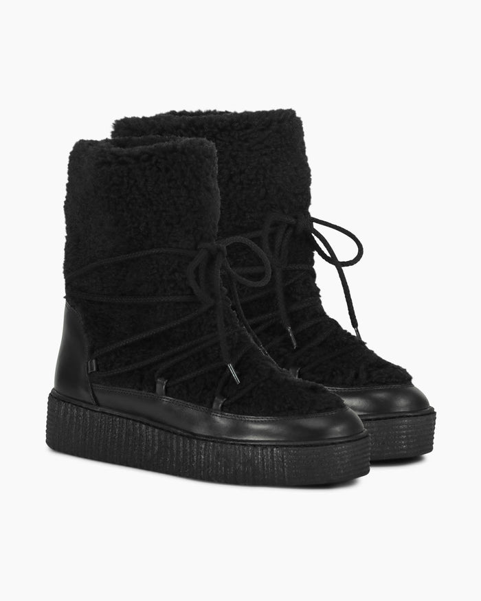 another label Helle teddy boot Black