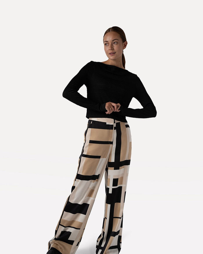 another label Marthe top Black