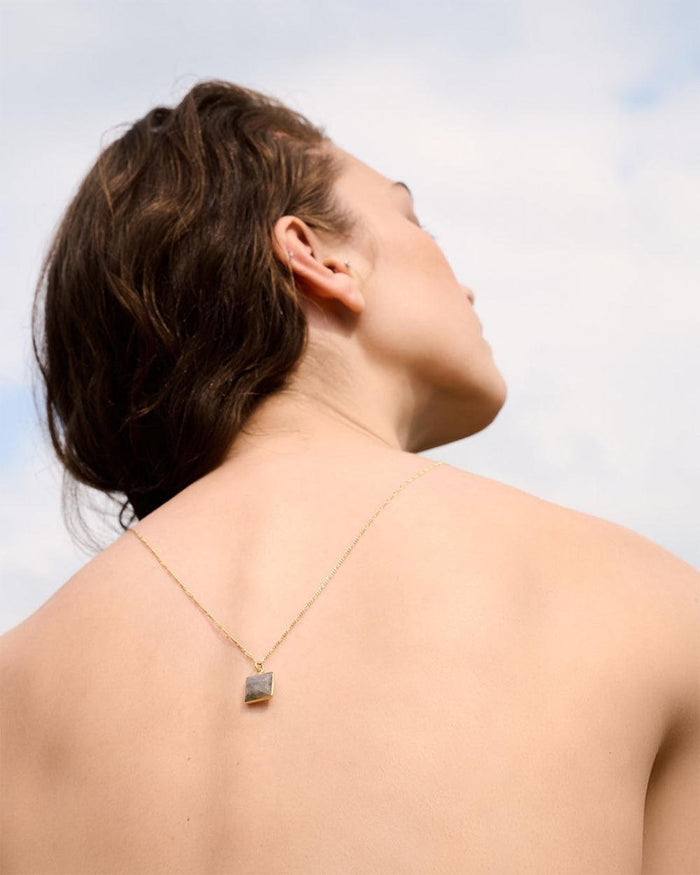 Another Label Pendant Stone Sleet Grey