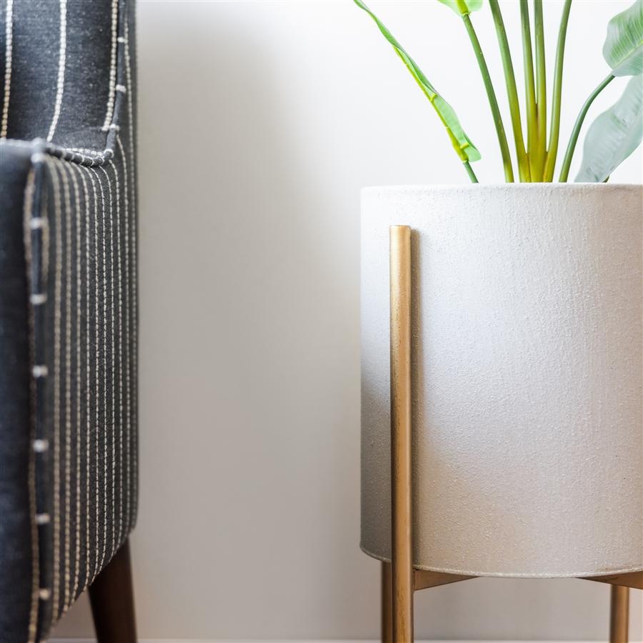 Aspire Home Accents 5742 - Nabila Mid Century Planters (Set Of 2)