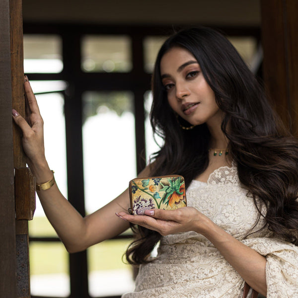 Anuschka Accordion Style Credit And Business Card Holder - 1110