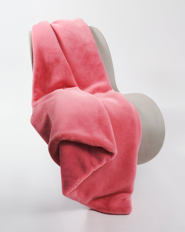 Apparis Brady Blanket Geranium