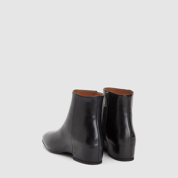 Aquatalia Ulyssa Black Nappa