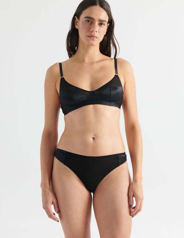 Araks Maude Thong Black