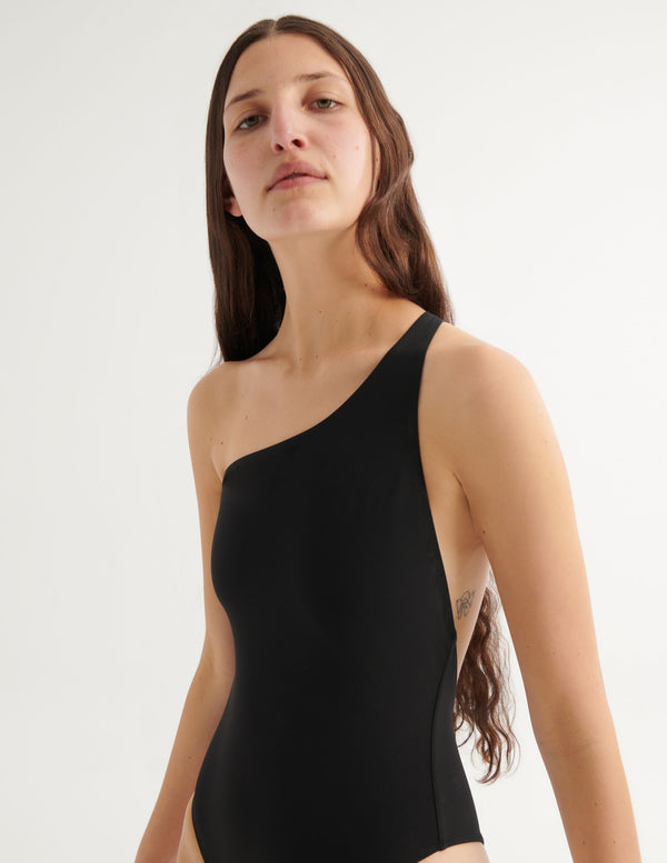 Araks Nico One Piece Black Fog