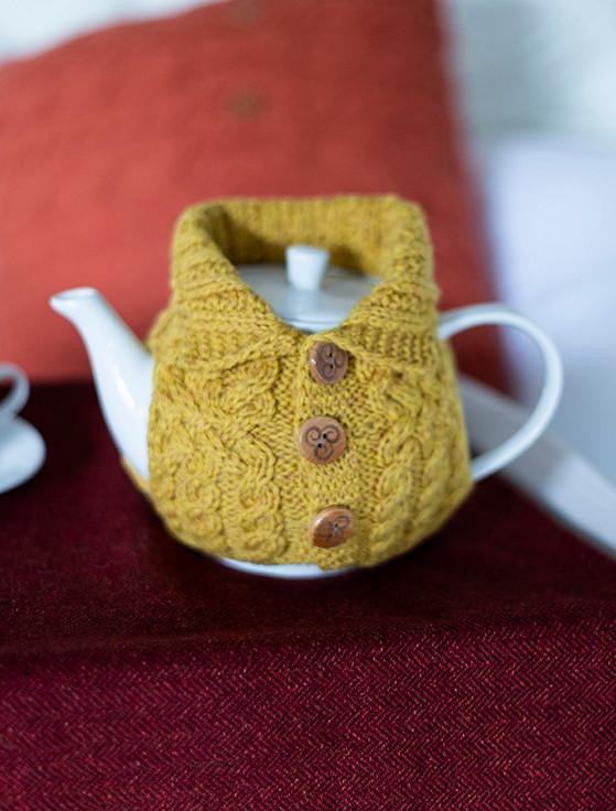 Aran Cashmere Aran Cable Knit Tea Cosy With Buttons