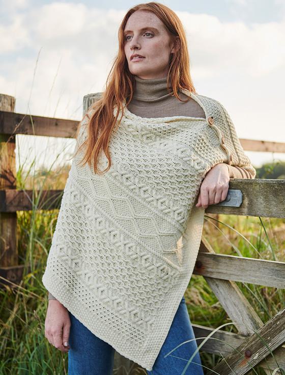 Aran Cashmere Aran Buttoned Wool Poncho
