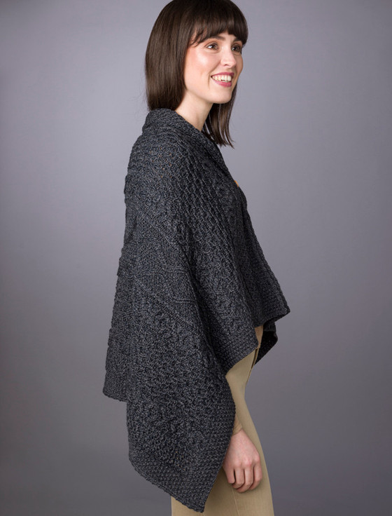 Aran Cashmere ‎A‎ran Butt‎oned‎ Woo‎l Poncho