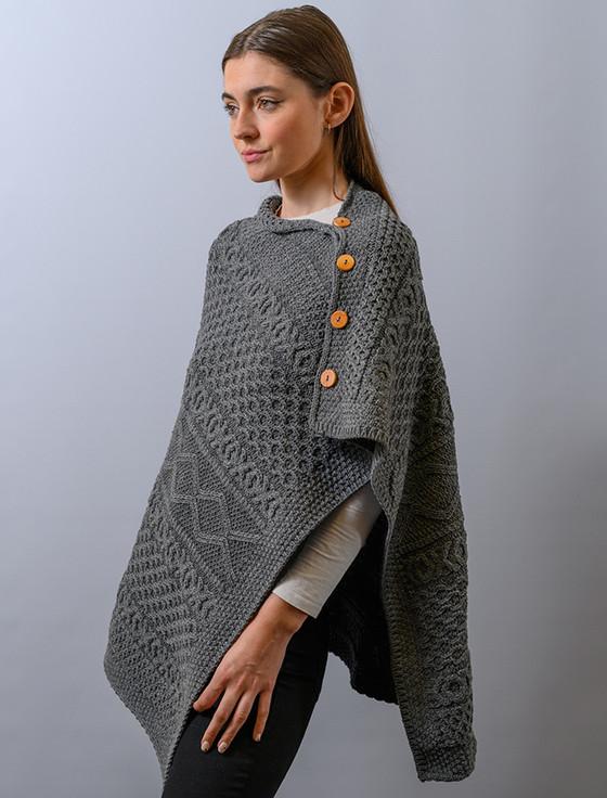 Aran Cashmere ‎A‎ran Butt‎oned‎ Wool Poncho
