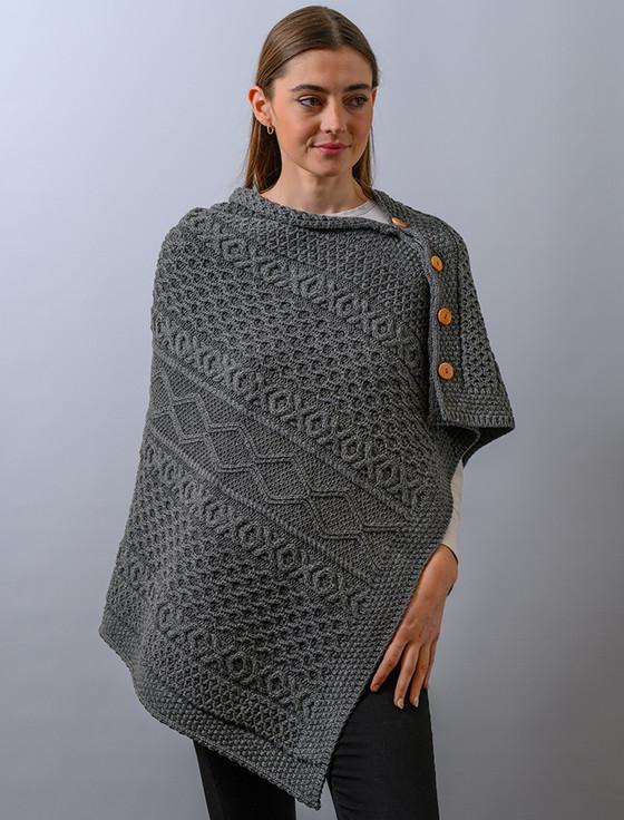 aran cashmere ‎A‎ran Butt‎oned‎ Wool Poncho