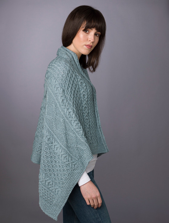 Aran Cashmere ‎‎‎Aran Butt‎oned Wool Poncho