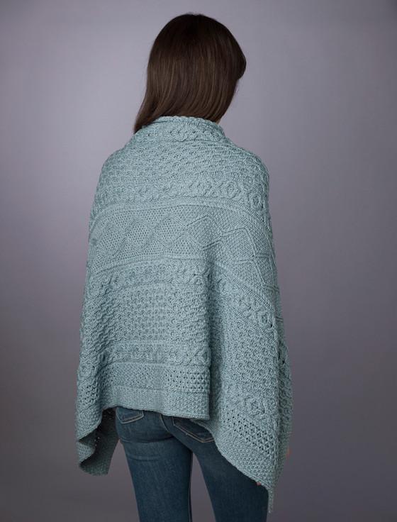 Aran Cashmere ‎‎‎Aran Butt‎oned Wool Poncho