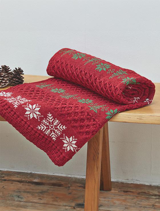 aran cashmere Aran Cable Christmas Throw