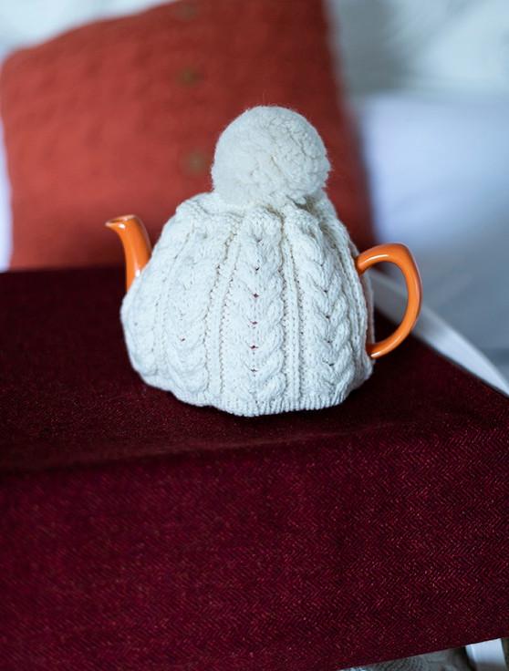 aran cashmere Aran Cable Knit Tea Cosy