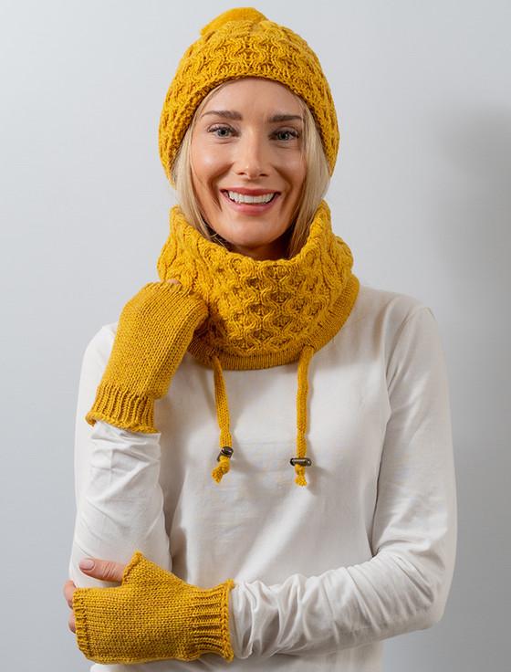 Aran Cashmere Aran Merino Honeycomb & Cable Pom Hat