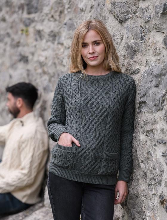 aran cashmere Cable Crew Neck Sweater with Pockets