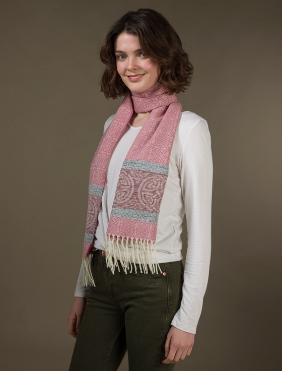 aran cashmere Celtic Border Pattern Scarf - Ice Pink