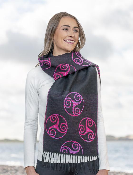 aran cashmere Celtic Spiral Scarf - Black & Fuchsia